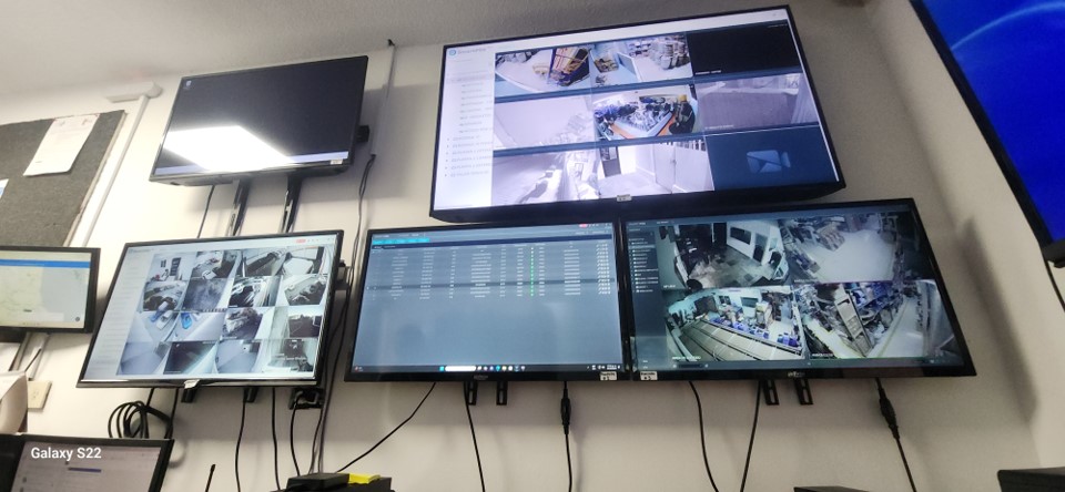 Seguridad Electrónica en Monterrey | CCTV, Redes y Control de Accesos